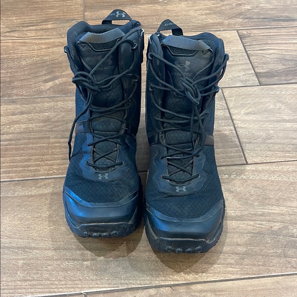 Under Armour Men's Black side zip Boots